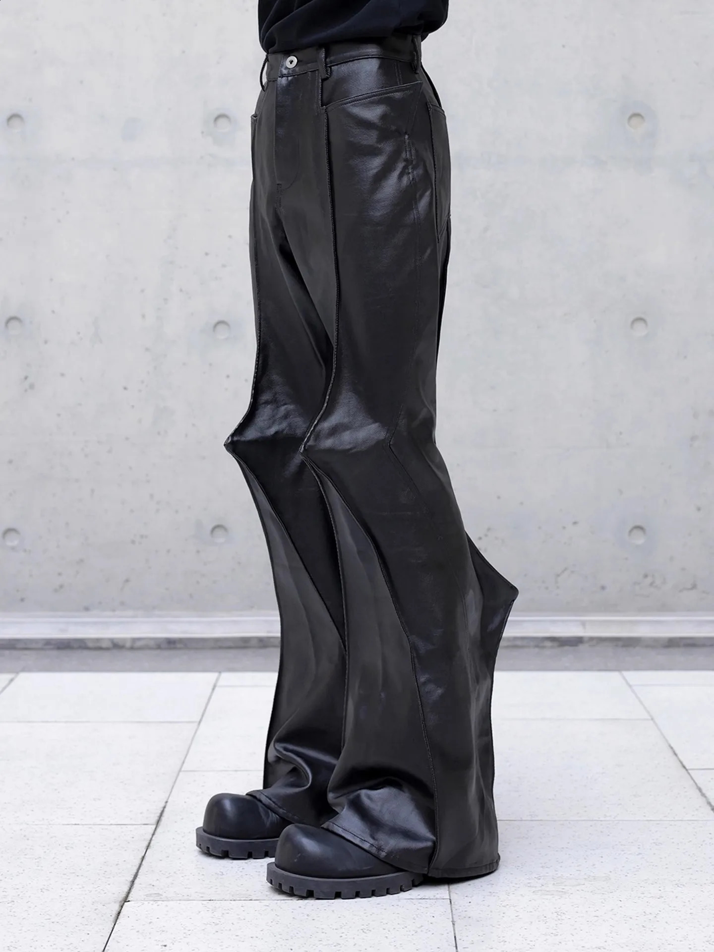 Mauroicardi Autumn Long Black Waterproof Hard Pu Leather Flare Pants Men Cool y ner Clothes Streetwear Runway Fashion 251023