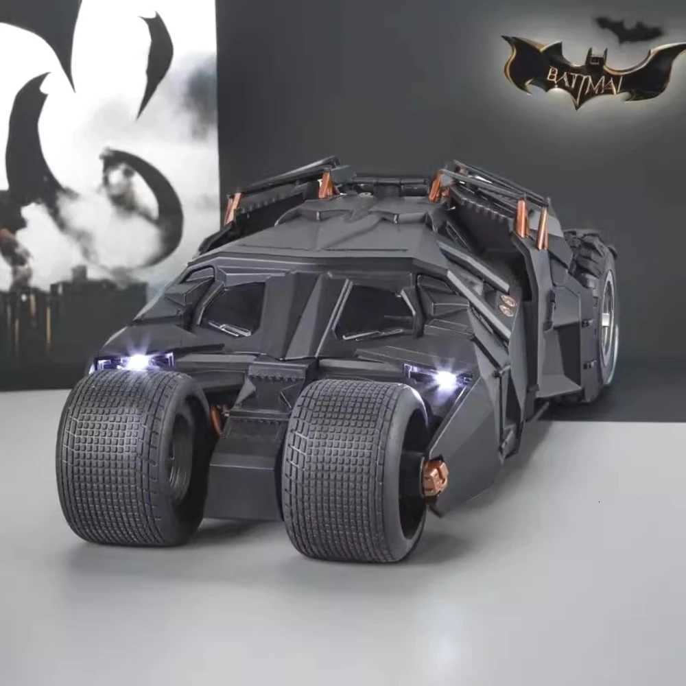 124 Scale Batmobile Model Classic Car Toy Metal Diecast Sound Light Spray Fighting Vehicle Models Decoration Display OrnamentT251023