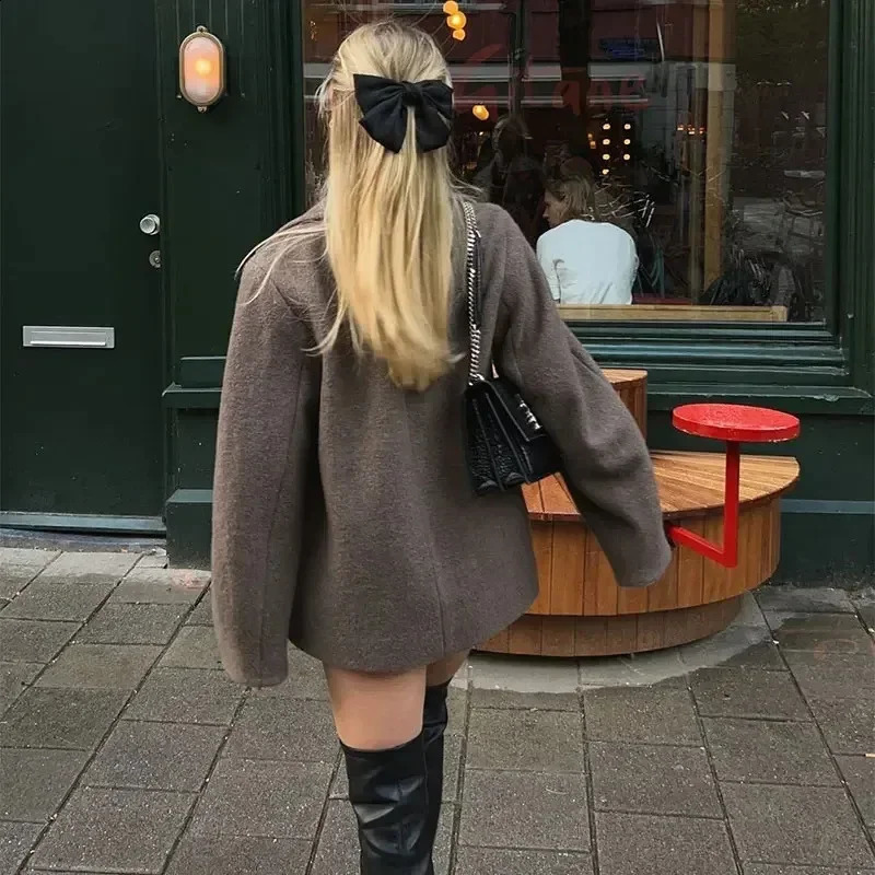 Womens Double Breasted Wool Coat Autumn Winter Fashion Lapel Long Sleeves Short Blazer Jacket Elegant Solid Warm Loose Outwear 251021