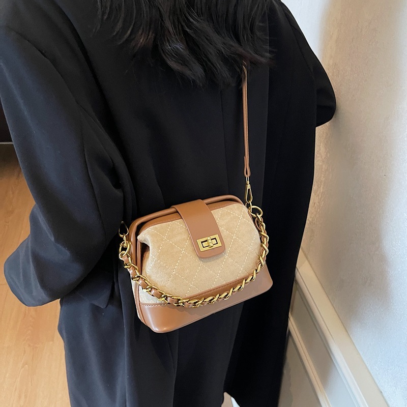 Luxury Brand Designer Bag Women's Bag New 2025 Autumn Small Style Quilted Chain Shoulder Bag Handbag Messenger Bag Versatile Crossbody Bag