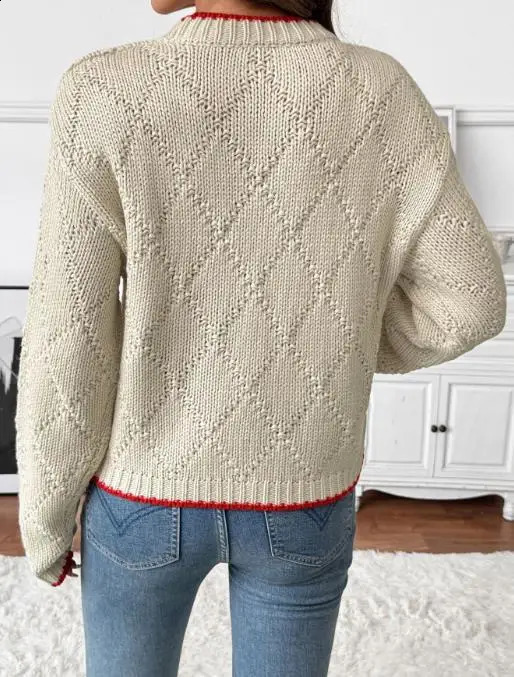 Color Blocking Border with Small Fish Pattern Round Neck Pullover Knitted Sweater for Women In Autumn and Winter of 251023