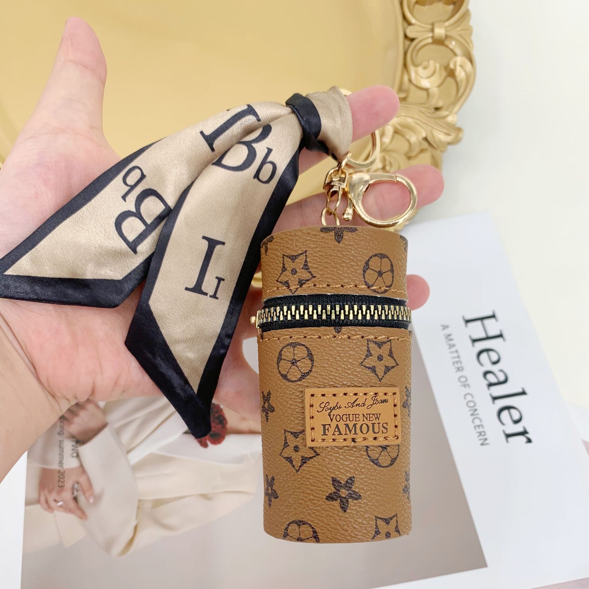 Light Luxury Bucket Mini Bag (New Hit) Versatile Viral Keychain Bag Charm Lipstick Holder Wholesale