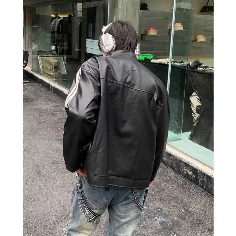 Retro Leather Jacket Men Women American Patchwork Strip Racing Outerwear Loose Hip Hop Zippers Brown PU Coat Streetwear Spring W251023