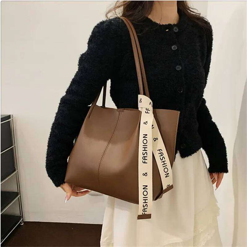 Street Fashion Women's Versatile PU Leather Shoulder with Scarf Stylish Tote Bag Large Capacity Handbag Women Daily Use