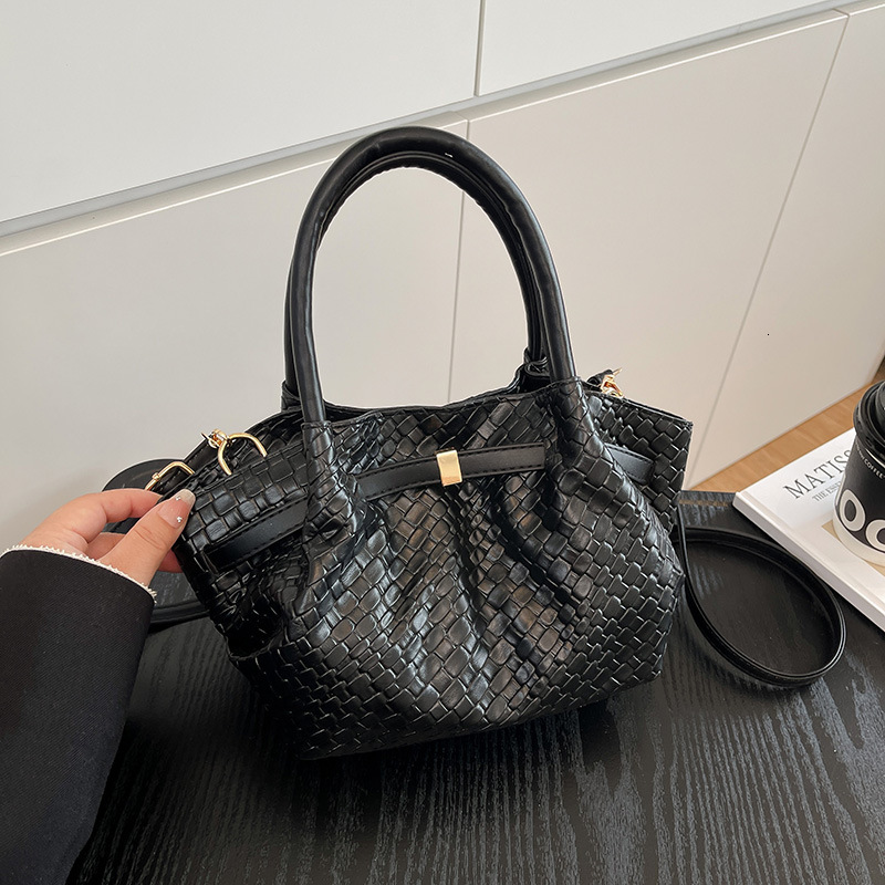 Luxury Brand Designer Bag New Woven Wing Bag 2025 New Trendy Wrinkled Dumpling Bag Trendy Large Capacity Commuter Shoulder Tote Bag