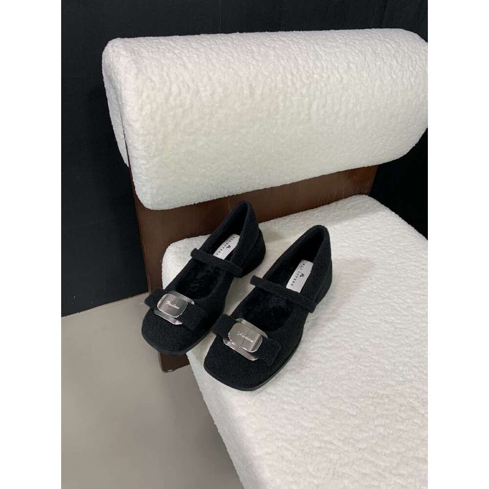 2025 New Ballet Style Metal Buckle One-Strap Round-Toe Granny Shallow Mouth Designer Shoe Mary Jane Shoes for Women