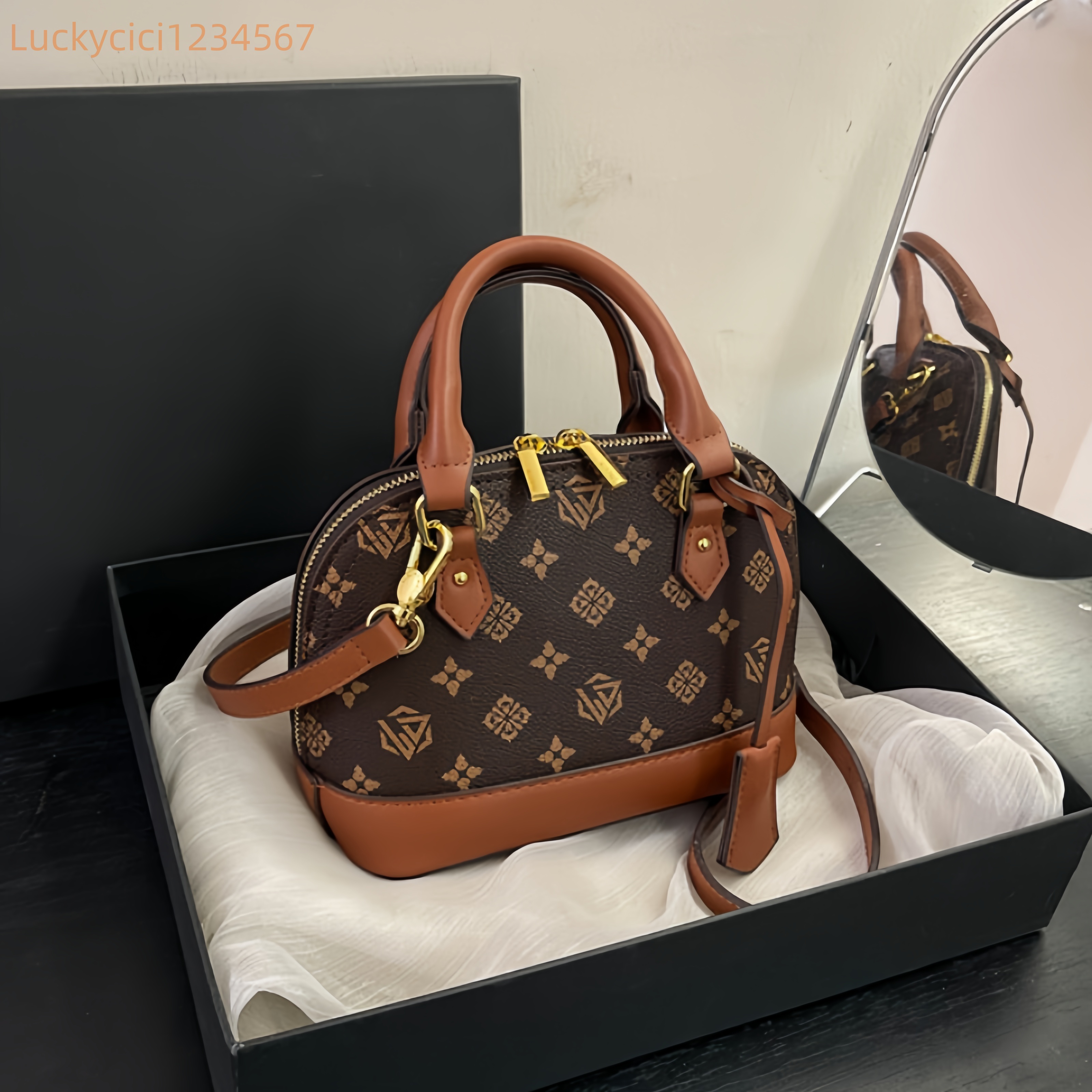 Luxury Bag Designer Bag Fashionable female Advanced printed retro light hand-held vintage flower shell new versatile and temperament crossbody bag sho