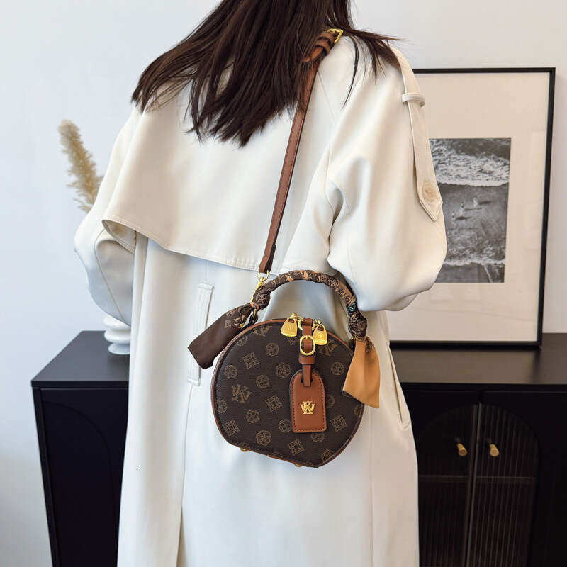 High-End Handheld Vintage Round for Women 2025 New Luxury Single Shoulder Crossbody Bag designer