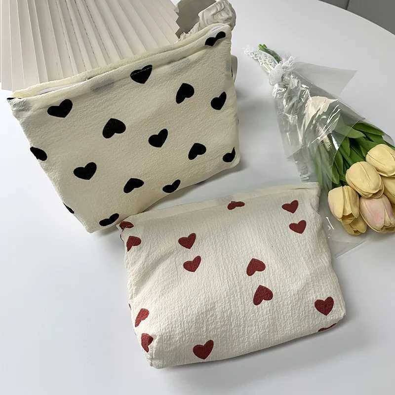Sweet Love Heart Womens Shoulder Bag Large Capacity Handbags Vest Bags Clutch Cosmetic Bag College Girls Book Tote Shopping BagL251023