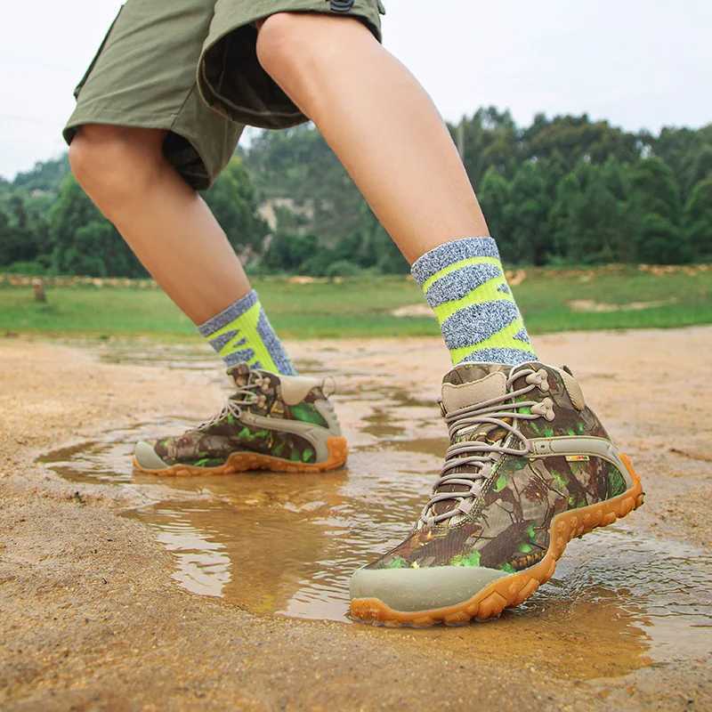 XIANGGUAN men hiking shoes outdoor waterproof hunting shoes camping tactical boots skid wear resistant rock climbing shoes women J251023