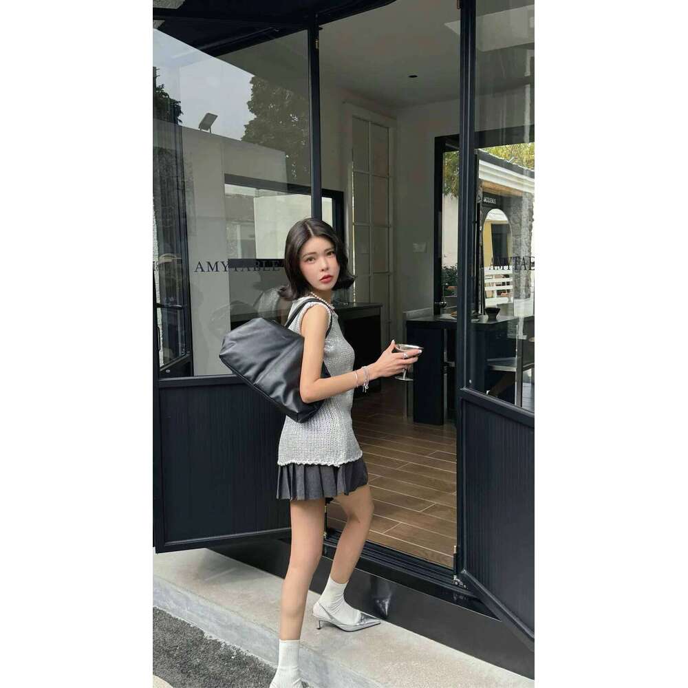 Niche design lazy loose cowhide cloud bag new high-quality versatile handbag for women