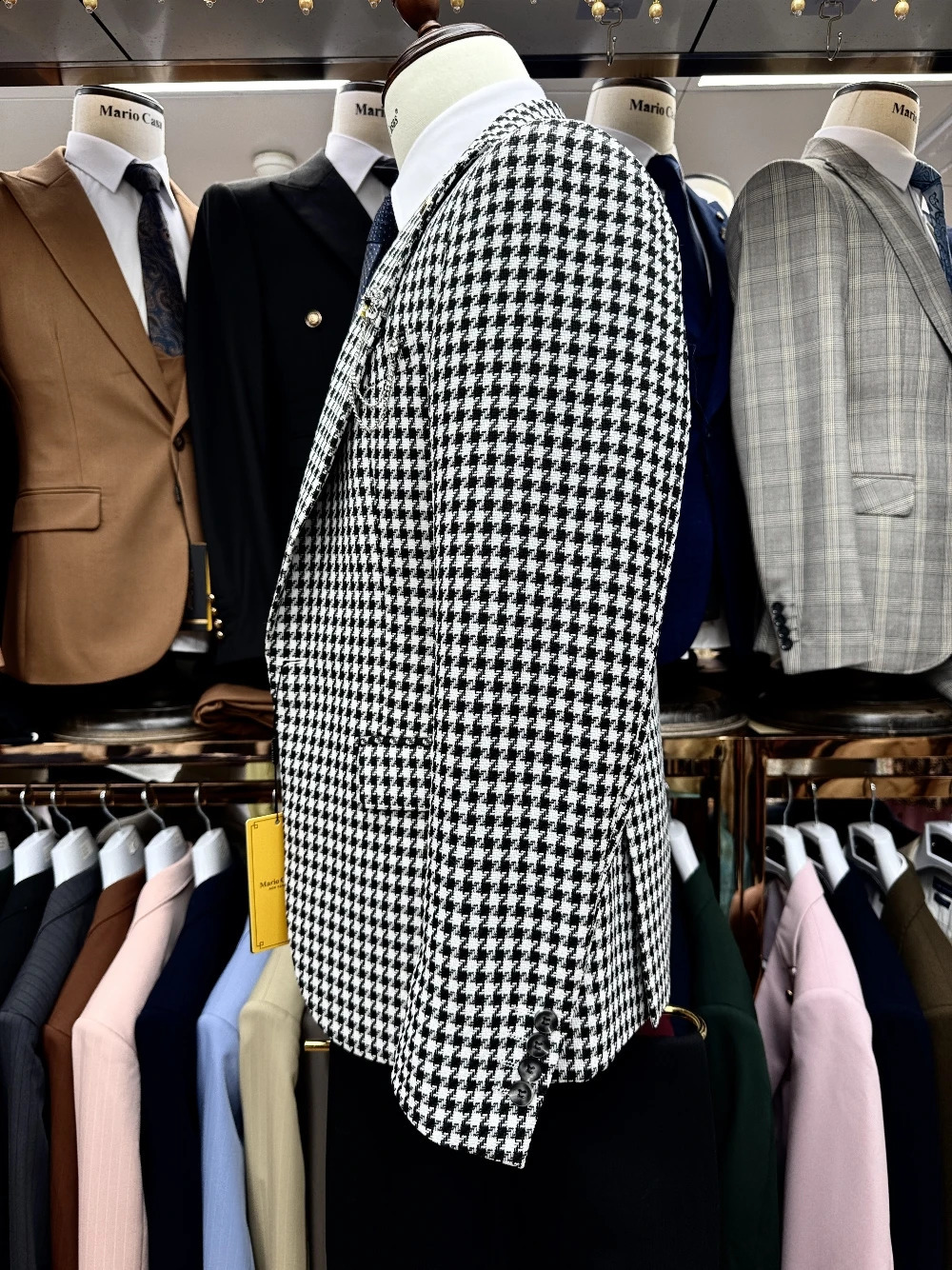 On Sale Office 3pieces Mens Suit Patterned Handsome Jacket Pants Vest Groom Wear Four Seasons Stylish Single Breasted Set 251023