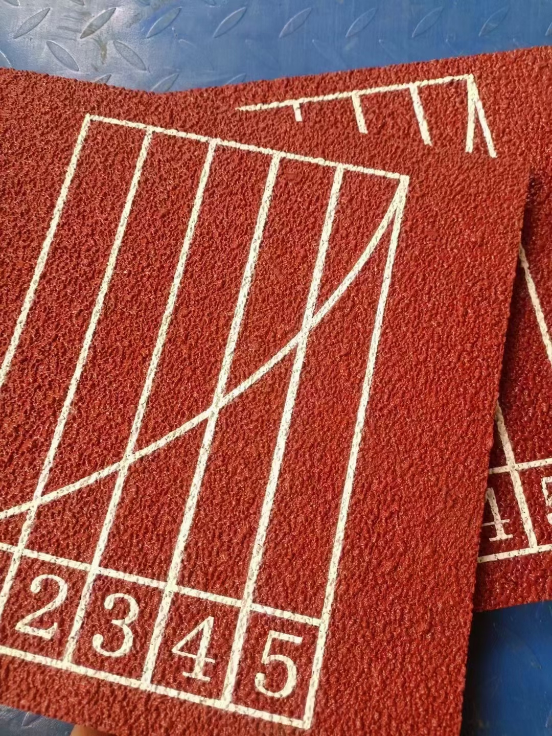 Wholesale All-Plastic Self-Textured Running Track: Customizable & Eco-Friendly Sports Surface Solution