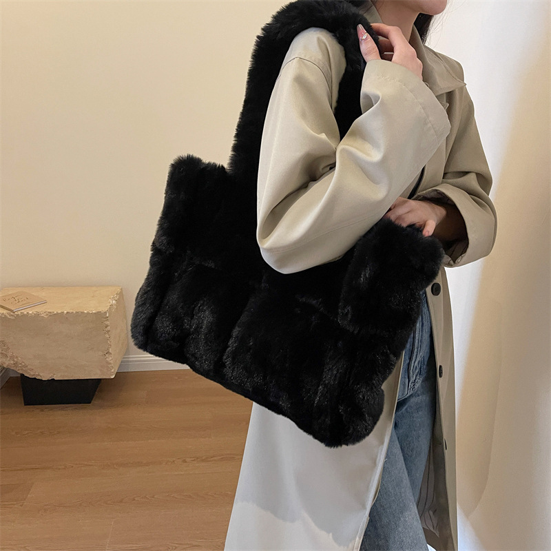 2025 NEW Plush handbag for women high-end sense commuting tote bag stylish and versatile single-shoulder women's bag large-capacity hand-held flu