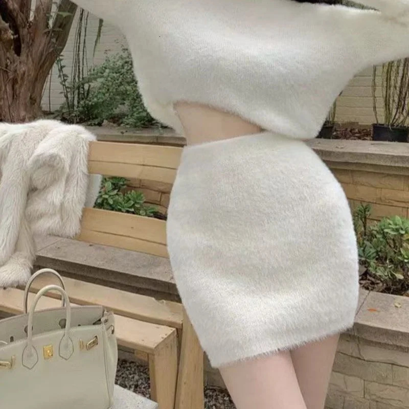 Korean Chic Ladys Short skirt sweet Y2K Female Miniskirt Matching Elegant Womens White Skirt Elastic High Waist Knit Skirt 251020