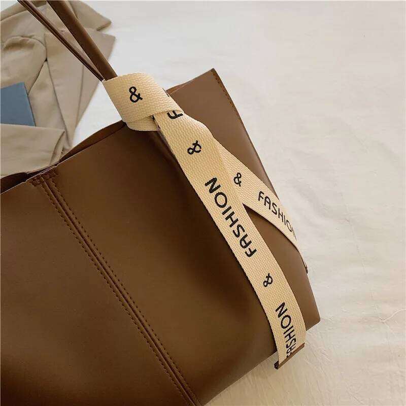 Street Fashion Women's Versatile PU Leather Shoulder with Scarf Stylish Tote Bag Large Capacity Handbag Women Daily Use