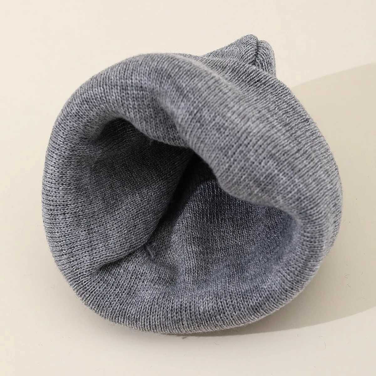 Winter Fashion Warm Knitted Hat Devils Island Embroidery Trendy Street Hoodie Cold Hat Outdoor Travel Ear Protection BeaniesXJ251023