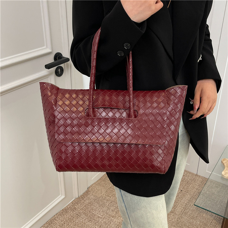 Luxury Brand Designer Bag Large Capacity Bag For Women 2025 New Korean Style Large Capacity Woven Pattern Handbag Underarm Tote Bag