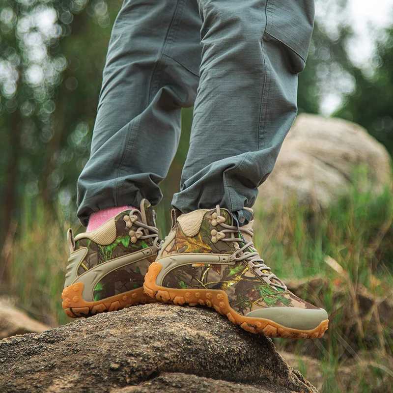XIANGGUAN men hiking shoes outdoor waterproof hunting shoes camping tactical boots skid wear resistant rock climbing shoes women J251023