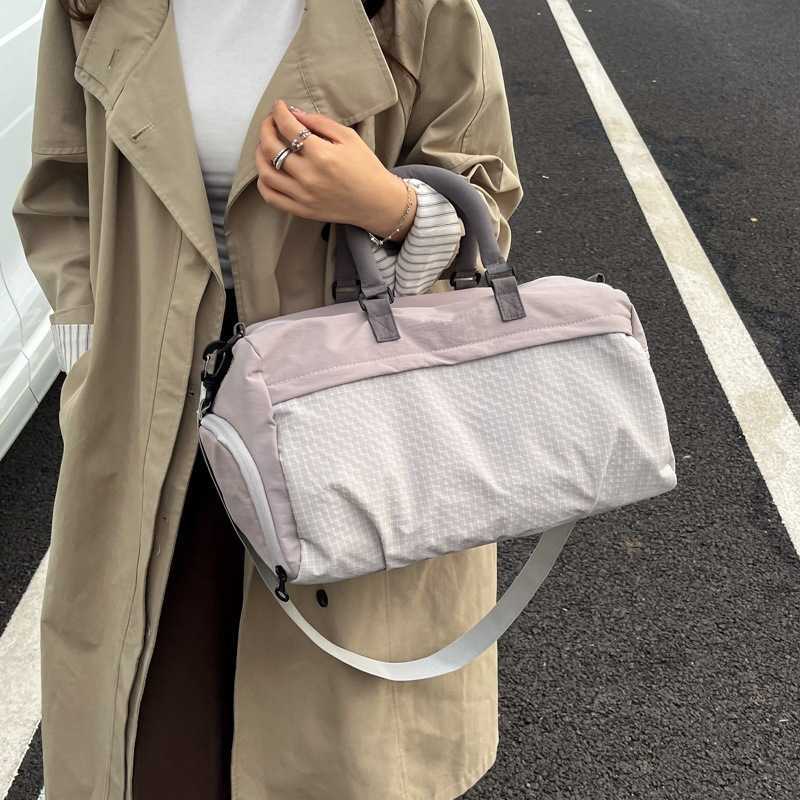 New fitness bag large capacity short trip travel bag sports bag outdoor casual single shoulder crossbody handbag for women W251023