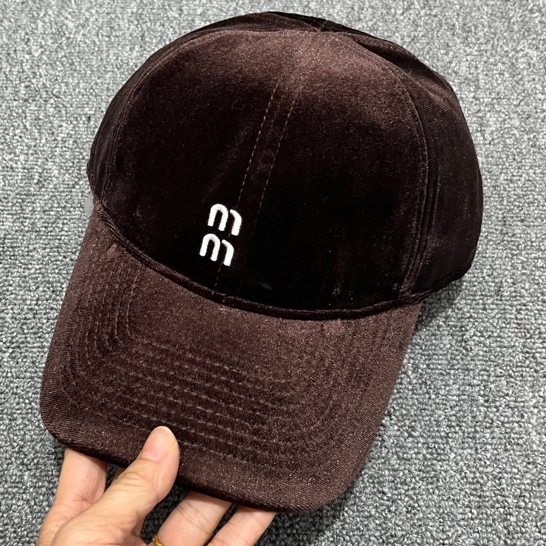 Velvet cap Designer casquette luxe Baseball Cap Men Womens Caps luxure embroidery designer cap gold-labeled mink fleece fitted caps baseball cap fitted cap mens cap