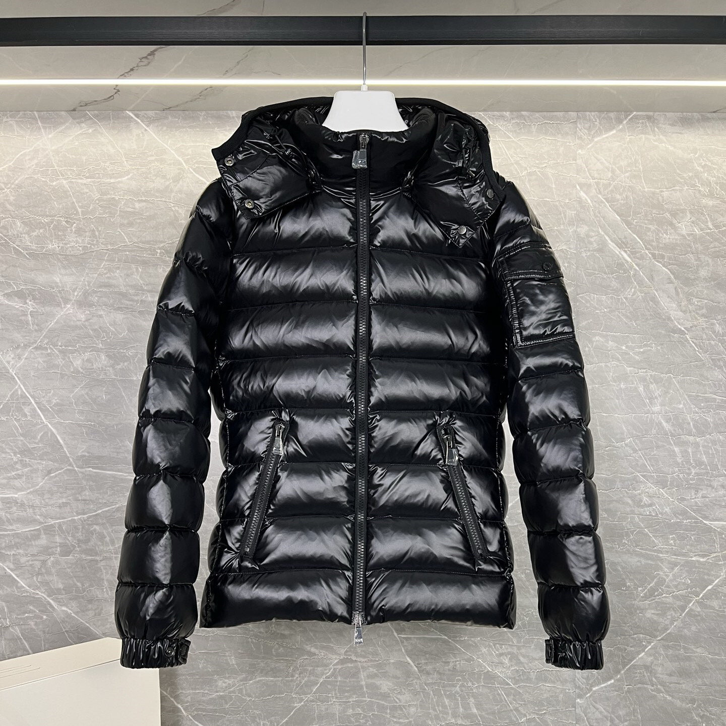 Womens Down Body Jacket NFC Scan Badges Womens Classic Cropped Slim Fit Jacket Fluffy Down Jacket Asian Size Removable Hood White Duck Down Filling Puffer Coat