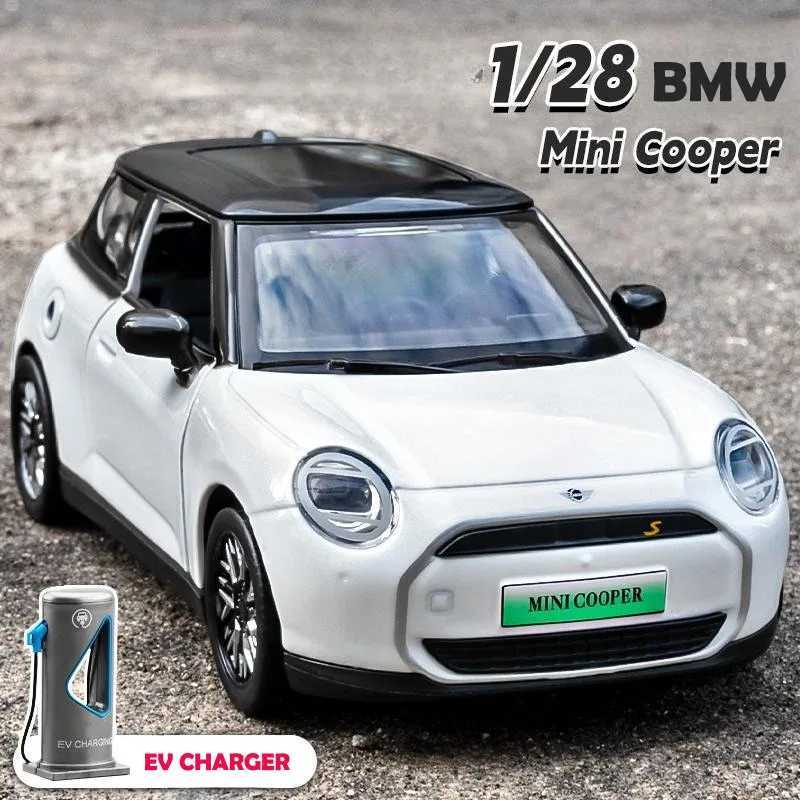 128 BMW Mini Cooper Alloy Car Model with EV Charger Sound Light Children Boy Diecast Toy Vehicle Collection Miniature VoitureT251023