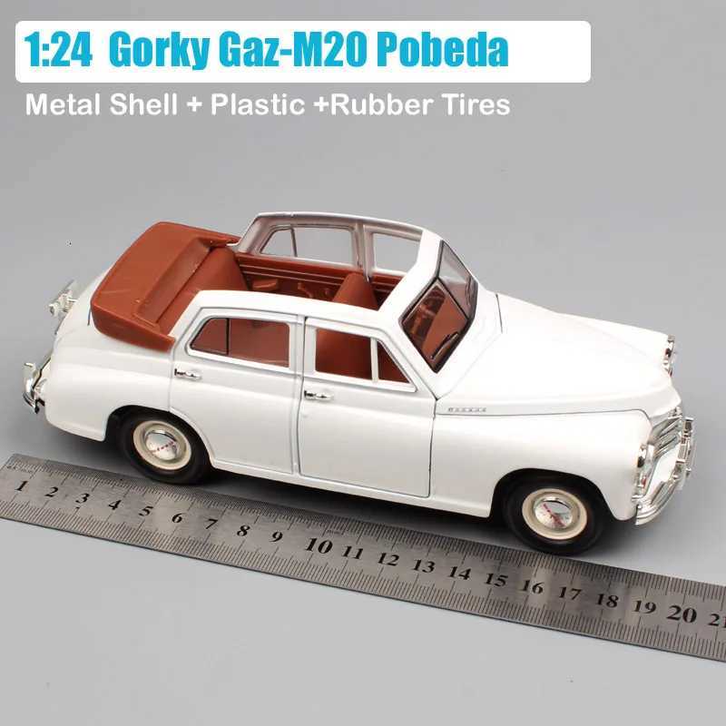 124 Scale Road Signature Russia Soviet vintage Gorky GazM20 Pobeda Gaz M20 Volga Diecast Model Car Miniature Toy For CollectorT251023