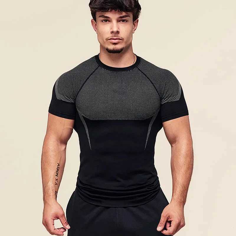 2025 compression shirt mens running Tshirt fast drying sports tight fitness training Tshirt mens sports short sleeved topXJ251023