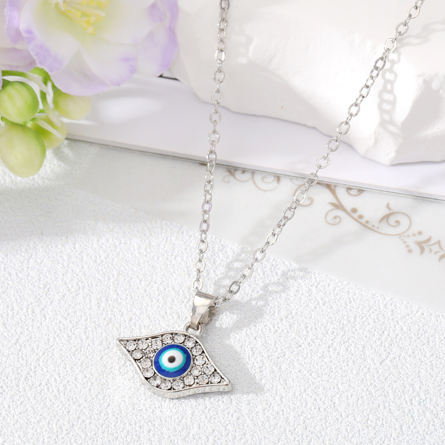 Gold necklace Personalized and trendy zircon round eye 18k gold devil's eye pendant, luxurious and high-end Halloween gift necklace for men