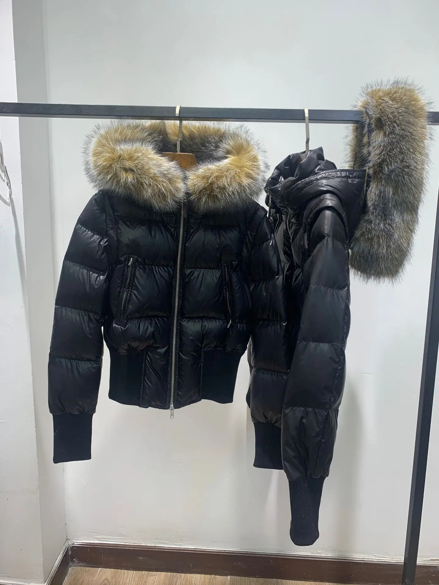 Detachable sleeves short section hair collar down jacket temperament Slim winter warm fluffy womens 251022