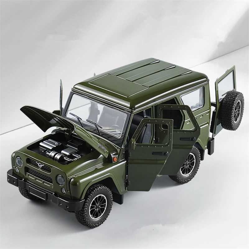 118 UAZ Hunter Alloy Car Model Diecasts Metal Offroad Vehicles Car Model High Simulation Sound Light Collection Kids Toys GiftT251023