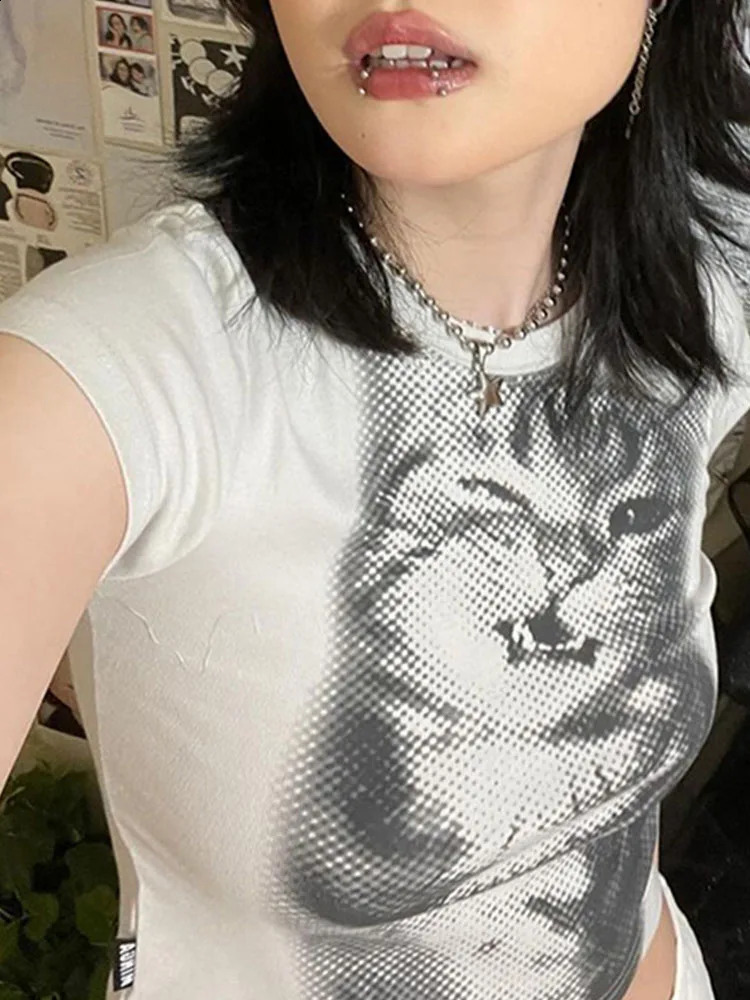 Harajuku Animal Print Crop Top Basic White Short Sleeve Crewneck Tshirt Women Casual Slimfitting Tees Lady y2k Vintage 251022