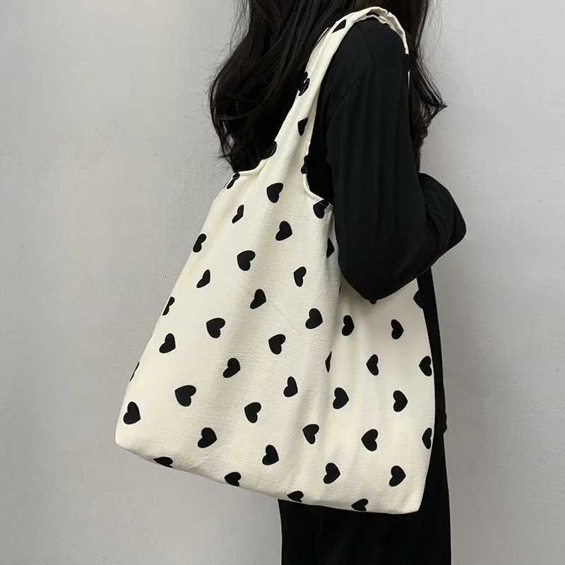 Sweet Love Heart Womens Shoulder Bag Large Capacity Handbags Vest Bags Clutch Cosmetic Bag College Girls Book Tote Shopping BagL251023