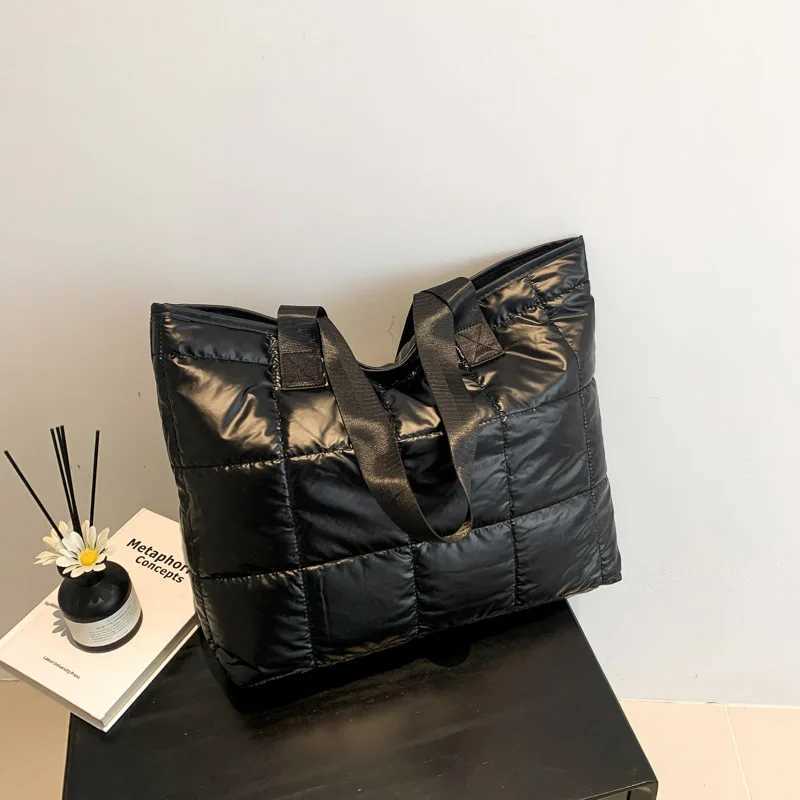 Fashionable Large Capacity Tote Bag Autumn Winter New Style Versatile Single Shoulder Underarm Bag Handbag for WomenL251023