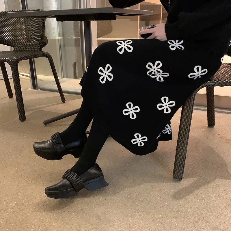Korobov Vintage Floral Sweet Elegant Black Skirts Korean High Waist ALine Faldas Mujer Autumn Knitted Sweater Skirt 251020