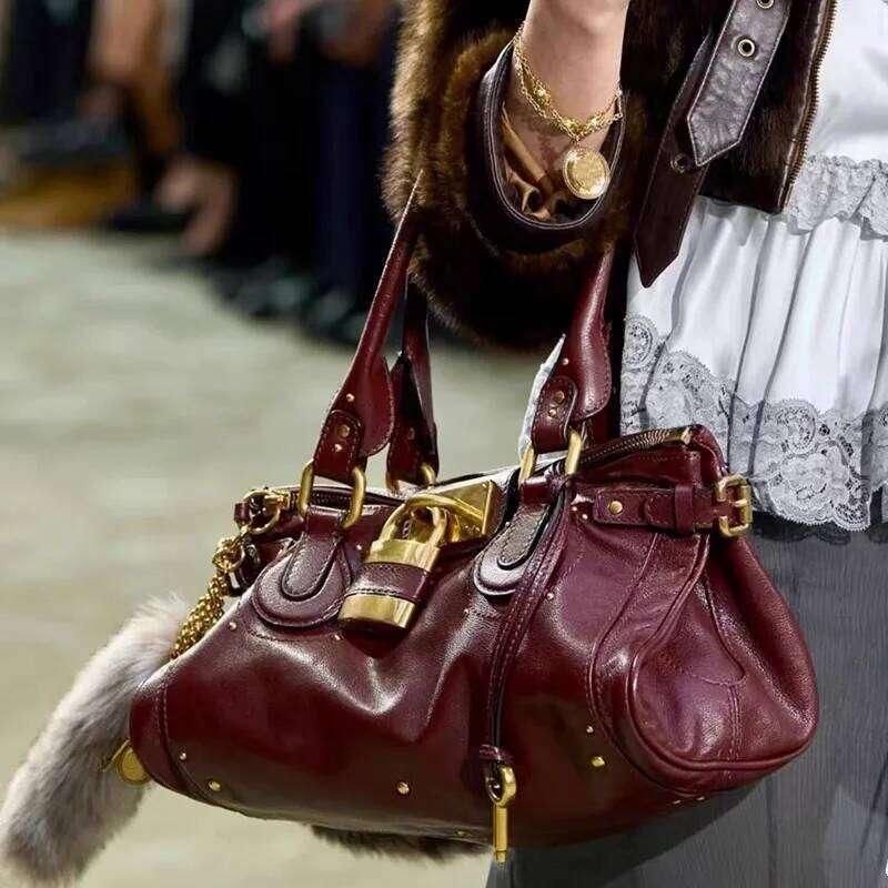 Women's Rivet Retro Street Motorcycle New Lock Buckle Design Underarm Bag Female Large Boston Hobos Business Handbag