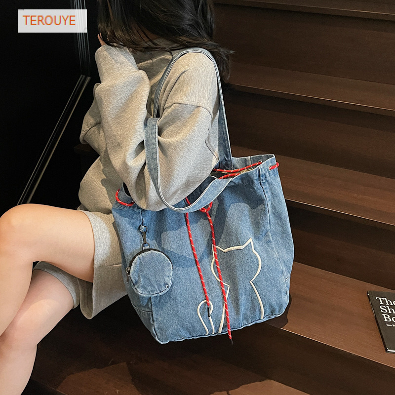 Winter New Embroidered Cowboy Handbag Fashionable and Casual Large Capacity Underarm Bag Trendy and Versatile Women's Shoulder Bag Luxury Designe