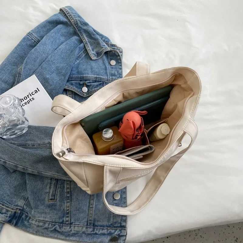Large Capacity Student Tote Bag New Canvas Commuter Handbag Women Bag Tote Bags for Women Womens Fashion Shoulder Bag ClassL251023