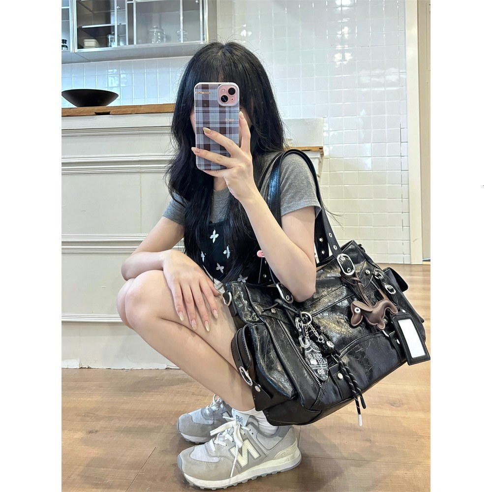 Luxury Brand Designer Bag Sweet Cool Style Large Capacity Tote Bag 2025 New Trendy Personality Versatile Handbag Uniform Bag Simple Y2k Shoulder Bag