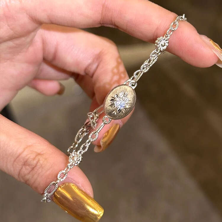 New Niche Design Brushed Carved Vintage gold Heavy Craft Light Style Elegant Women's Bracelet