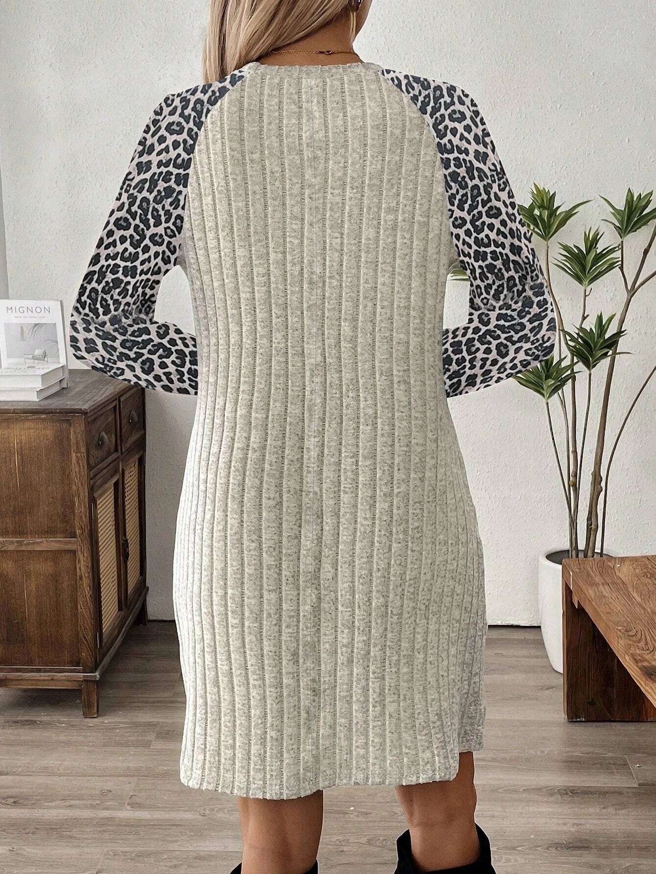 Womens Autumn and Winter Round Neck Long Sleeve Fashion Leopard Print Floral Splicing Raglan Dress 251022