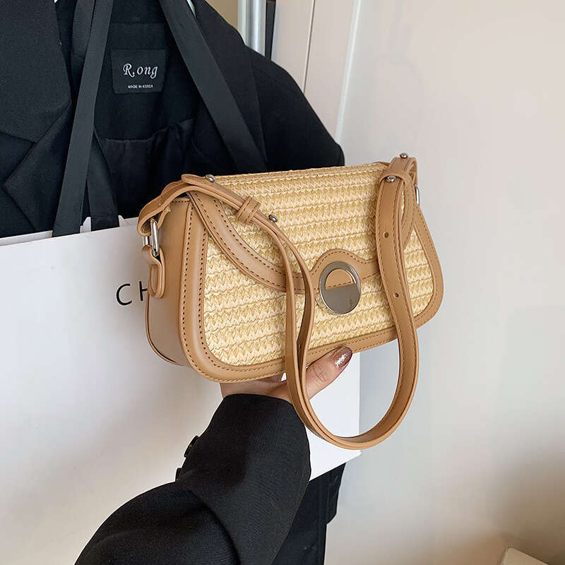 Designer Bags new fashionable and versatile crossbody bag is exquisitely designed with a single shoulder and a small square under the armpits