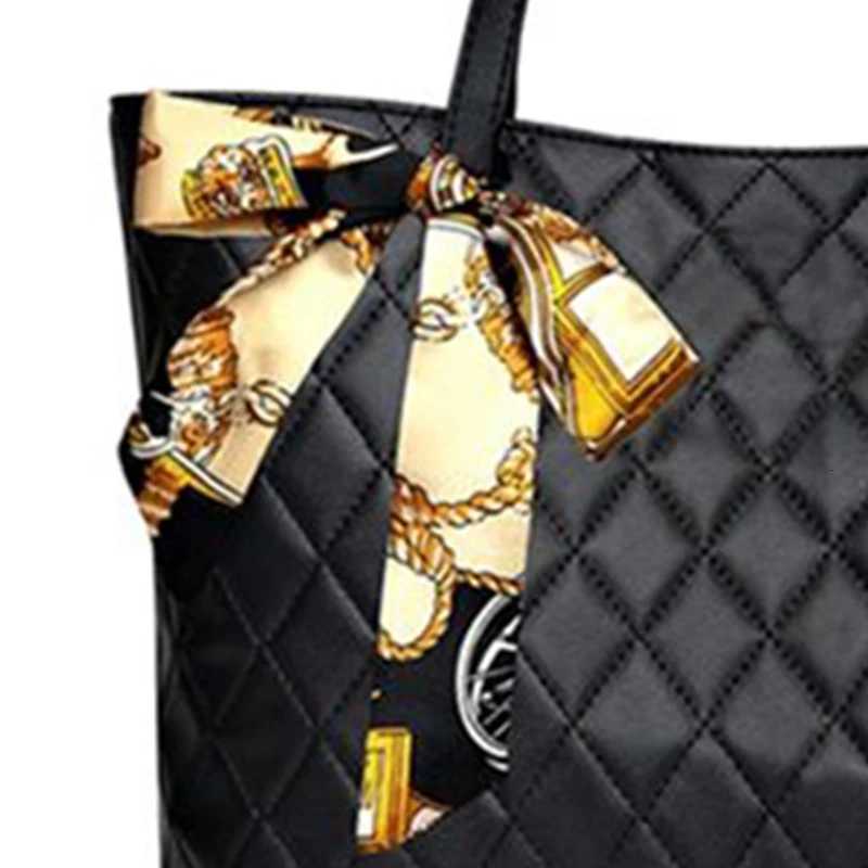 The Neutral Color Bags Are Suitable for Commuting and Are Ideal for Carrying on Ones Shoulder or as a HandbagL251023