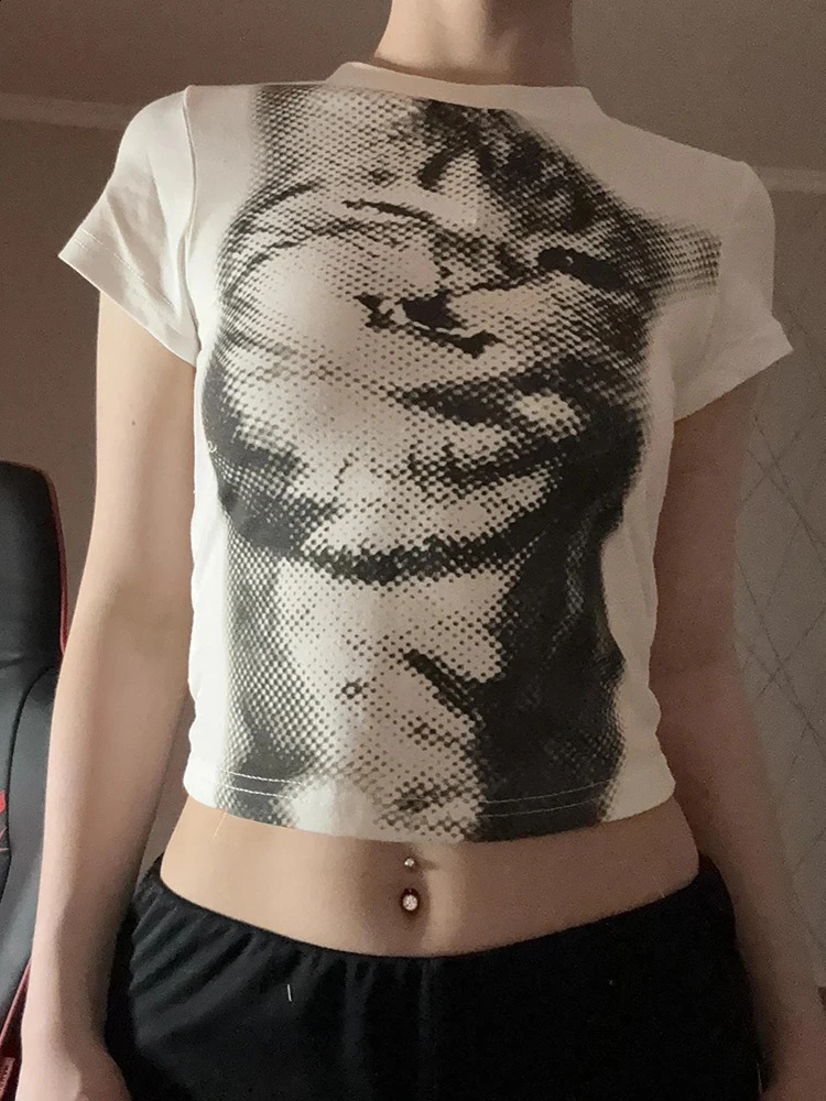 Harajuku Animal Print Crop Top Basic White Short Sleeve Crewneck Tshirt Women Casual Slimfitting Tees Lady y2k Vintage 251022