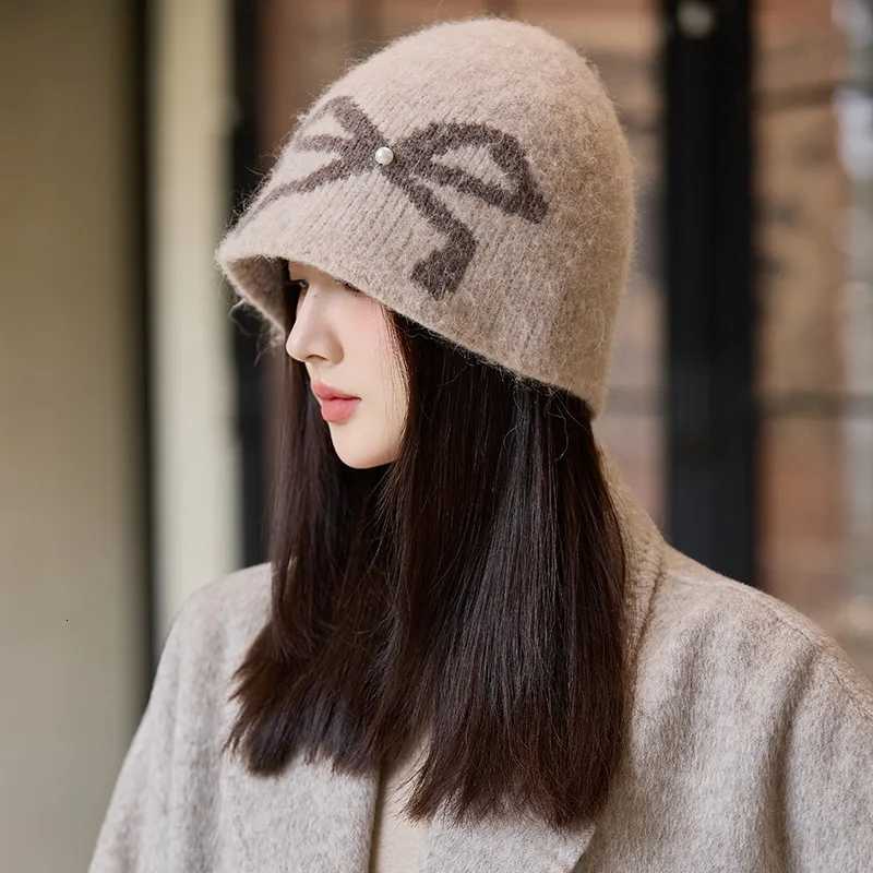 Winter Warm Personality Versatile Knitt Hat with Butterfly PatternSlouchy Beanie for Men WomenSuitable for Outdoor Wear SkiingXJ251023