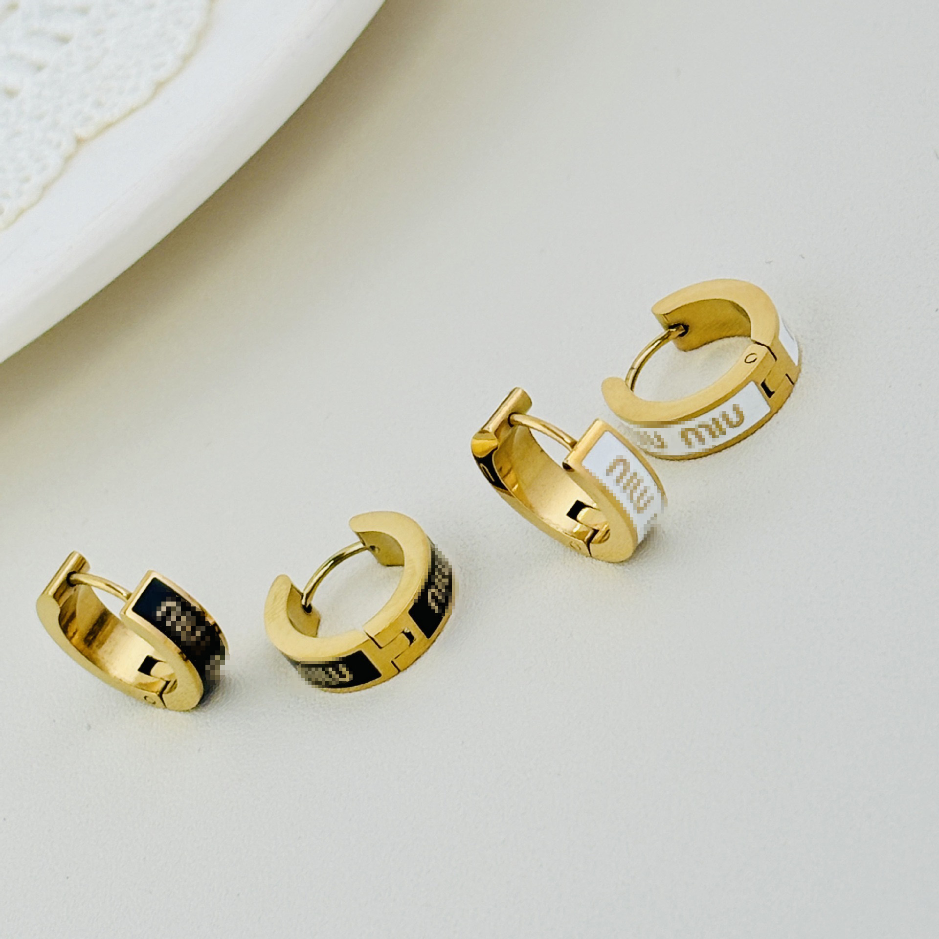 Letter m Enamel earrings women designer earrings Loop black and white Studs Earrings designer jewelry Stainless steel Elegant earrings