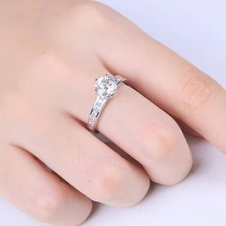 HighEnd Classic Fashion S925 Sterling Silver Wedding Ring for Women New Release Moissanite Diamond Jewelry