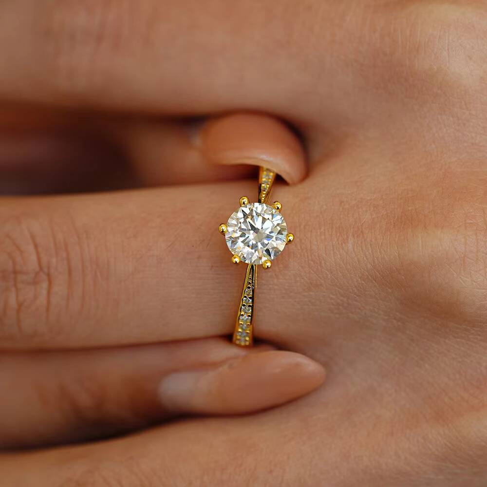 1Ct Moissanite Diamond Fine Jewelry 6 Claws Moissanite in 925 Silver Plated Gold Women Engagement Moissanite Ring for Wedding