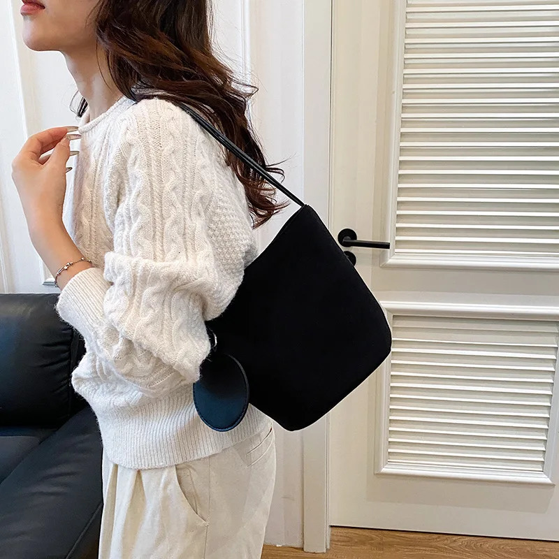 Solid Color Women Suede Shoulder Bucket Bags Large Capacity Versatile Ladies Underarm Tote Casual Female Phone Handbags Purse 251018